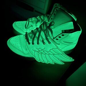 Adidas Rare JS Wings GID Jeremy Scott Glow In The Dark Sneakers US Mens 8.5 Shoe